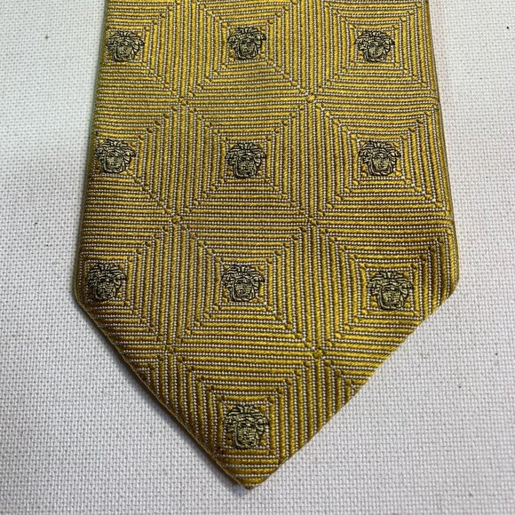 Gianni Versace Vintage Silk Tie – Gold Geometric Medusa Pattern - Picture 6 of 6